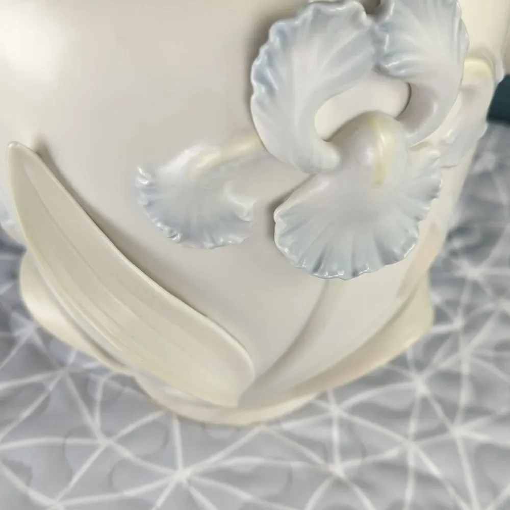 Vintage Fitz & Floyd 3-D Blue Iris Ceramic Vase, Marked F. F. 1982